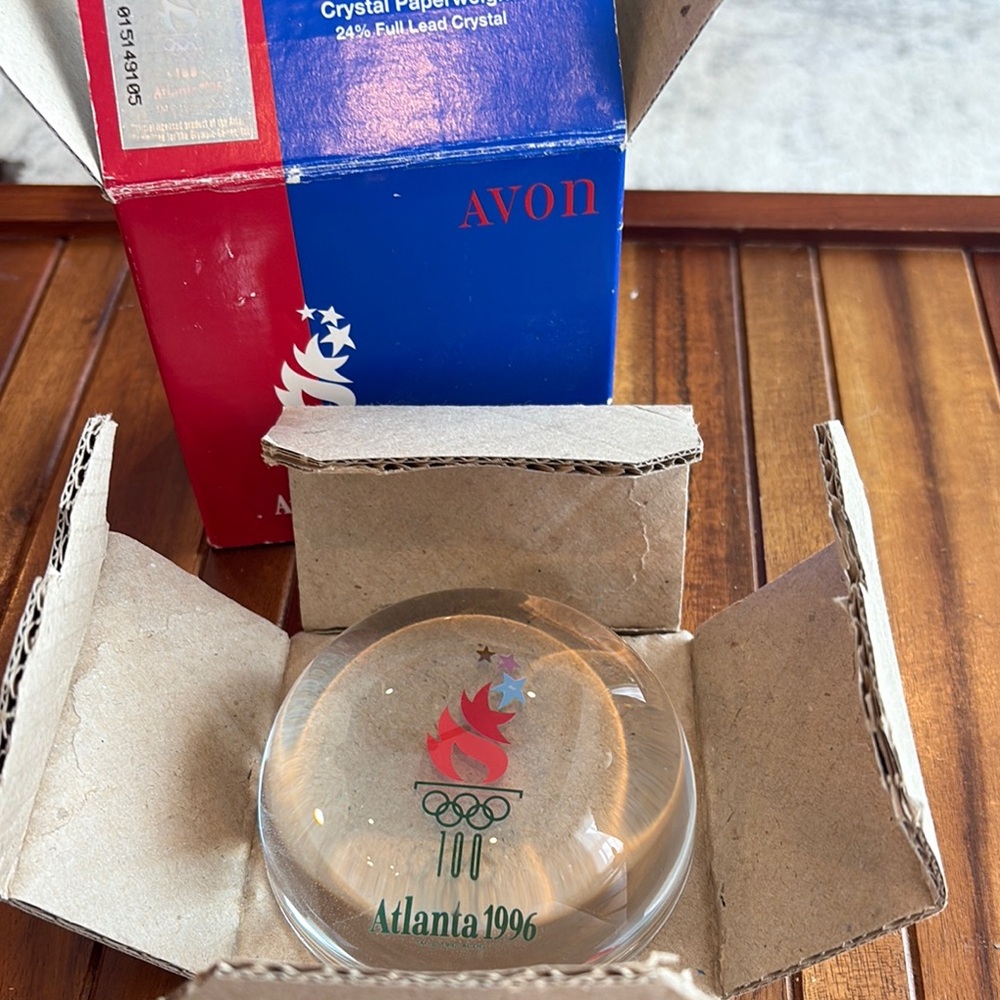 Avon Atlanta 1996 Commemorative Crystal Paperweight